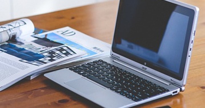 Laptop, Zeitschriften
