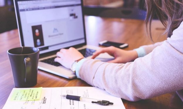Literaturverzeichnis und Quellen verwalten in Word